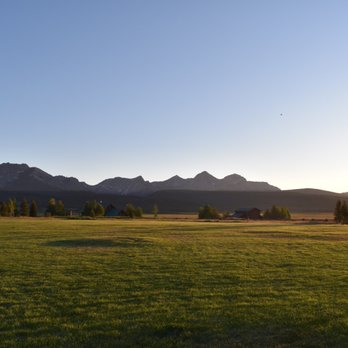 Kasino Club - Sawtooth mountains - American Near Me - Stanley, Idaho