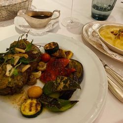 Hotel Bristol - Ribeye with grilled vegetables and mashed potatoes