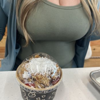 honeygrow - Granola yogurt honeybar - Salad Near Me - Avon, Ohio