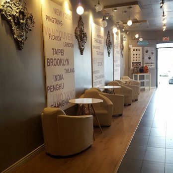 Chatime Richmond - Seating area with view of entrance - Tea Rooms Near Me - Richmond, British Columbia Chatime Richmond - Seating area with view of entrance - Tea Rooms Near Me - Richmond, British Columbia