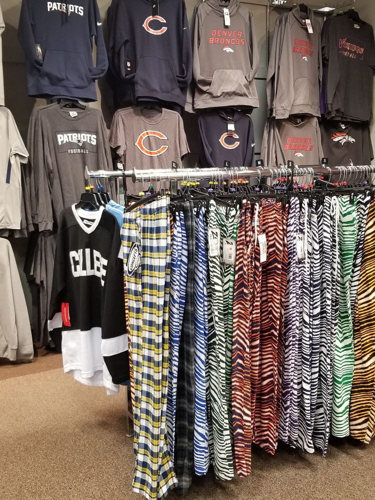 L’EGGS HANES BALI PLAYTEX Updated August 2024 1001 N Arney Rd