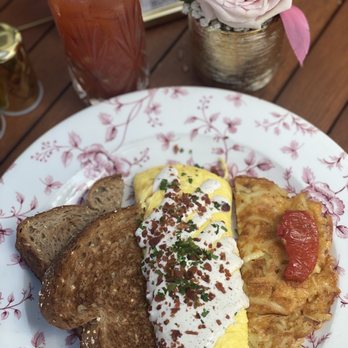 Little Hen - Carbonara Omelet with the best hash browns ever! - Breakfast & Brunch Near Me - Miami, Florida Little Hen - Carbonara Omelet with the best hash browns ever! - Breakfast & Brunch Near Me - Miami, Florida