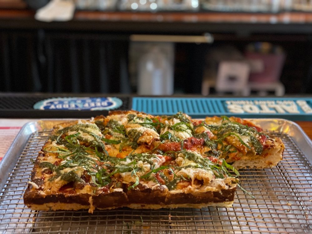 Food from Underground Pizza