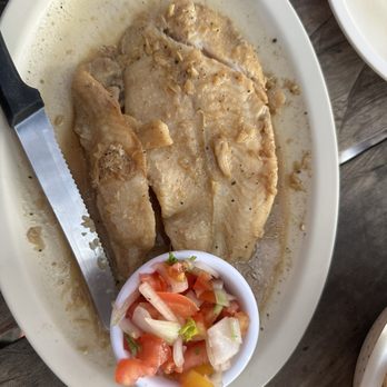 El Galeón del Caribe - Grill fish in garlic and butter sauce. - Mexican Near Me - Cancún, ROO