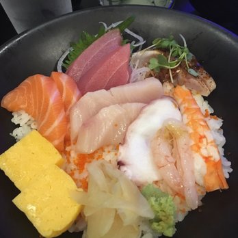 Sakana - Sushi Bars Near Me - Cambridge, Massachusetts