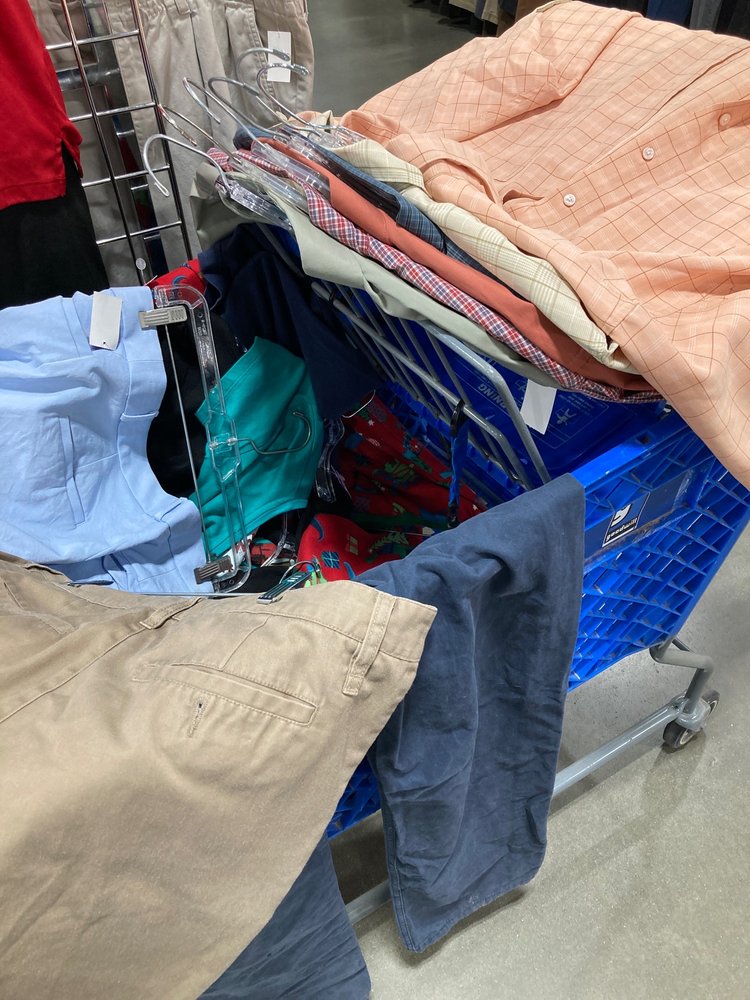 GOODWILL OMAHA Updated September 2024 11 Reviews 4805 N 72nd St, Omaha, Nebraska