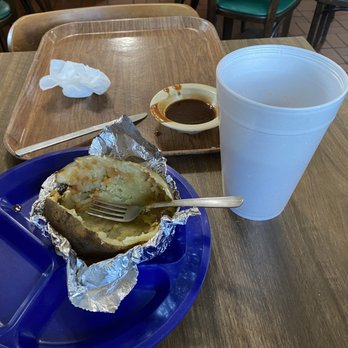 Danny's Smokehouse Bar-B-Q Logo