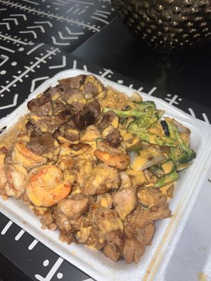 Hiro Hiro Hibachi, 2007 Jerry Clower Blvd N, Yazoo City, MS 39194