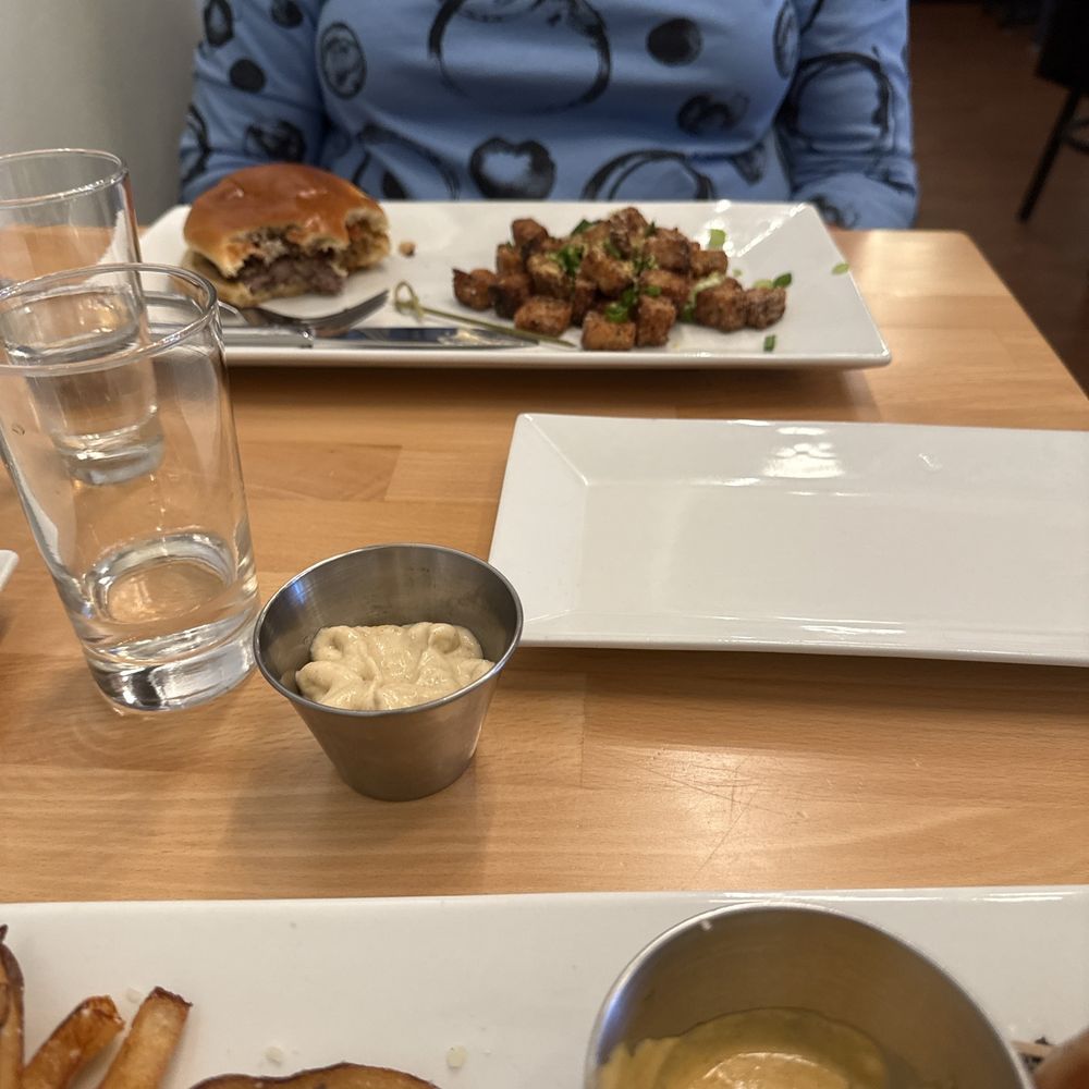 42N at The Flats - Burger - Brewpubs Near Me - Buffalo, New York