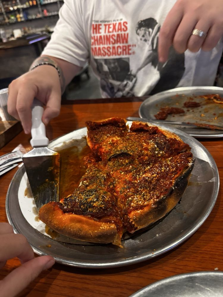 Front Street Pizza Pub Image