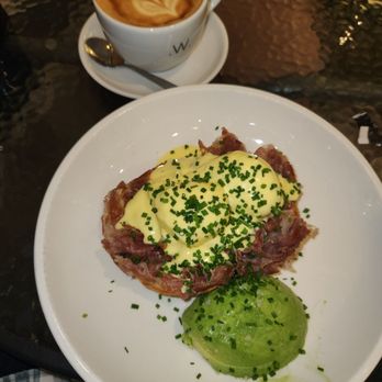 Eggs Benaddicted - Best breakfast - Cafes Near Me