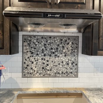 Brey Construction - a picture of a kitchen with a tile backsplash - Handyman Near Me Brey Construction - a picture of a kitchen with a tile backsplash - Handyman Near Me