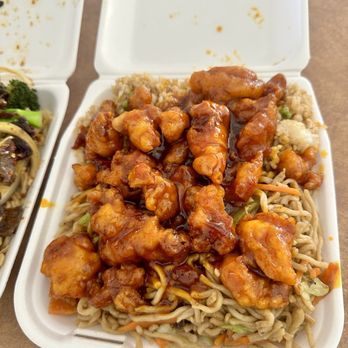 Mark's Kitchen - Orange chicken , half chow mein, half fried rice - American Near Me - Fresno, California Mark's Kitchen - Orange chicken , half chow mein, half fried rice - American Near Me - Fresno, California
