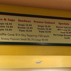 Scoops - Menu 4/2018 - they serve Dreyers ice cream