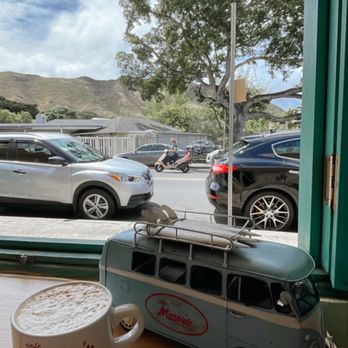 Cafe Morey's - Caramel latte and Diamond Head views - American Near Me - Honolulu, Hawaii Cafe Morey's - Caramel latte and Diamond Head views - American Near Me - Honolulu, Hawaii