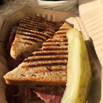 Berghoff Cafe - German Near Me - Chicago, Illinois