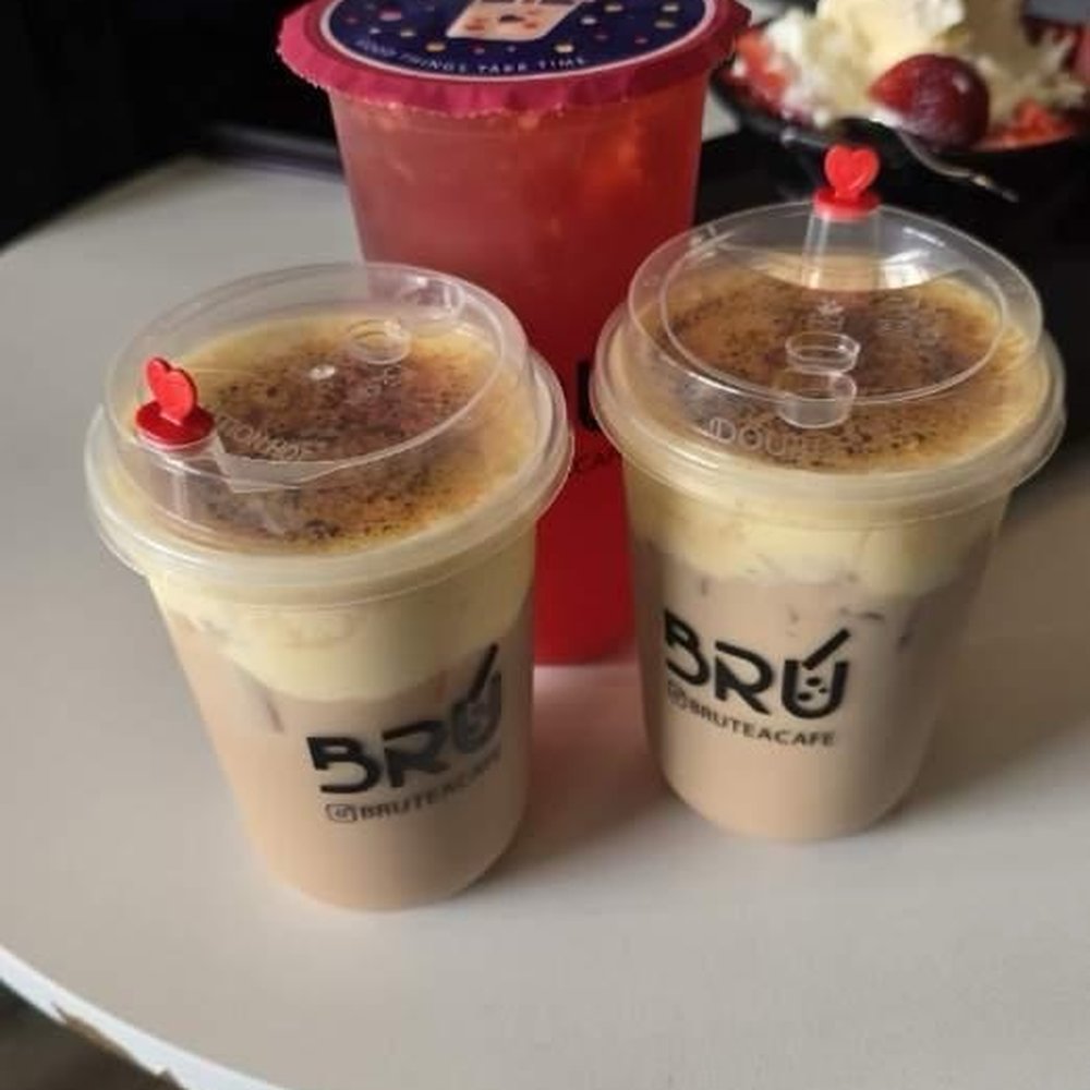 Bru Tea Cafe - Creme brulee MT with no boba, strawberry green tea - Bubble Tea Near Me - Elk Grove, California Bru Tea Cafe - Creme brulee MT with no boba, strawberry green tea - Bubble Tea Near Me - Elk Grove, California
