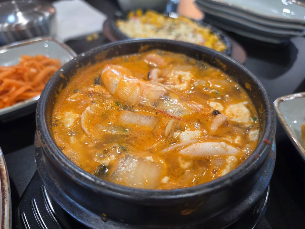 Hankki Korean Restaurant Logo