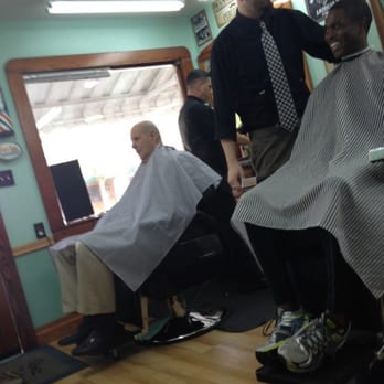 Razors Edge Barbershop - Nice old school feel here - Barbers Near Me - Mandeville, Louisiana Razors Edge Barbershop - Nice old school feel here - Barbers Near Me - Mandeville, Louisiana