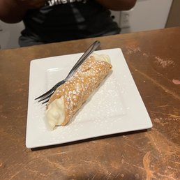 Canoli for desert!