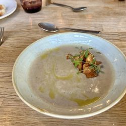 Krog Roba - Cream is artichoke heart soup