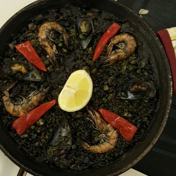 El arco pinoy tapas - Paella Negra! - Arroceria / Paella Near Me - Madrid, M