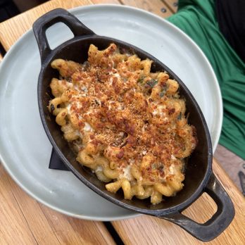 CRAFT Beer Market Kelowna - Mac & Cheese - Beer Bar Near Me - Kelowna, British Columbia
