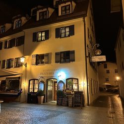 Il Pescatore - Front of restaurant
