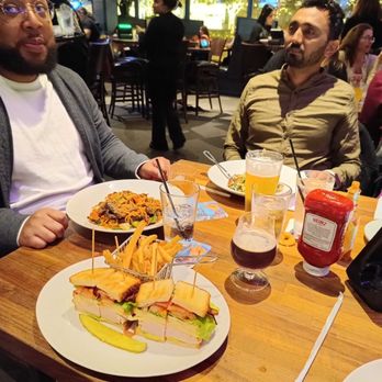 Yard House - Roasted Turkey Club Lobster Garlic Noodles - New American Near Me - San Jose, California
