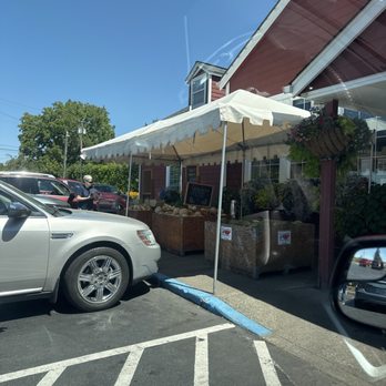 EZ Orchards Farm Market - Outside - Fruits & Veggies Near Me - Salem, Oregon EZ Orchards Farm Market - Outside - Fruits & Veggies Near Me - Salem, Oregon