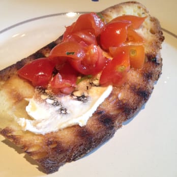 La dolce Vigna - Bruschetta con caprino e pomodorini - Bistros Near Me - Cesano Boscone, Michigan La dolce Vigna - Bruschetta con caprino e pomodorini - Bistros Near Me - Cesano Boscone, Michigan