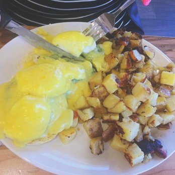 Sunset Grill - Eggs Florentine - Breakfast & Brunch Near Me - Calgary, Alberta