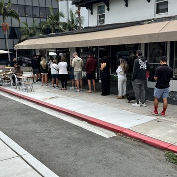 Michi Michi - 8:45am line on a Friday - Bakeries Near Me - San Diego, California