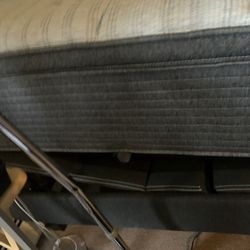 The exchanged matress doesn't bend. I was told by Brian that this mattress would work with the base I bought.