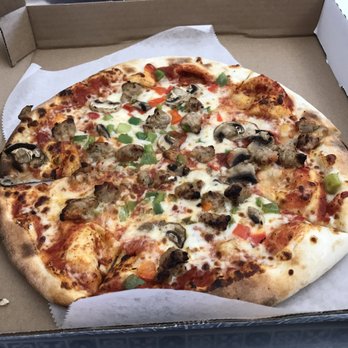 Uptop Pizzeria - Pizza with mushroom, sausage and pepper - pretty good. - Pizza Near Me - Newark, New Jersey Uptop Pizzeria - Pizza with mushroom, sausage and pepper - pretty good. - Pizza Near Me - Newark, New Jersey