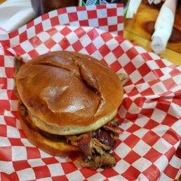 Pulled pork sandwich