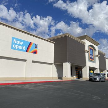 Aldi - Outside - Grocery Near Me - Las Vegas, Nevada