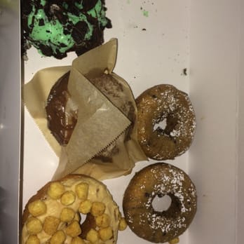 Strange Donuts - Mint chocolate chip, blueberry French toast, chocolate haze, and Cap'n Munch! - Donuts Near Me - Maplewood, Missouri Strange Donuts - Mint chocolate chip, blueberry French toast, chocolate haze, and Cap'n Munch! - Donuts Near Me - Maplewood, Missouri