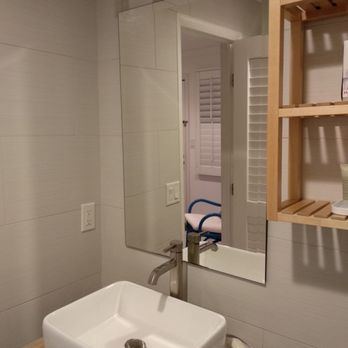 Inn On the Beach - Seagrape bathroom - Hotels Near Me - St. Pete Beach, Florida Inn On the Beach - Seagrape bathroom - Hotels Near Me - St. Pete Beach, Florida