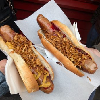 Trekroneren - Reindeer hotdogs with lingonberry jam, mustard and fried onions - Hot Dogs Near Me - Bergen, 12