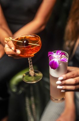 Apothecary 330 - A Cocktail Bar by null