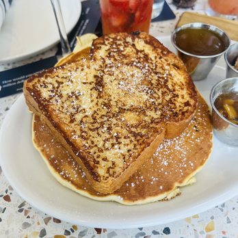Daily Gather - French Toast Buttermilk Pancakes - Breakfast & Brunch Near Me - Houston, Texas