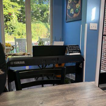 G's Shepard Springs Cafe - Piano - Coffee & Tea Near Me - Columbus, Ohio