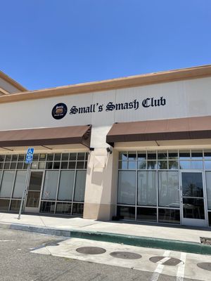 Small's Smash Club by null