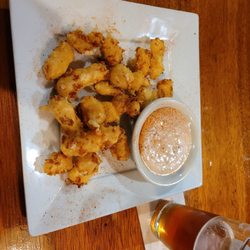 Gaslight Brewery & Restaurant - Cheese curds and a pint of alt.