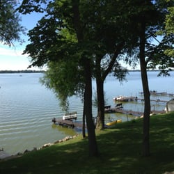 Hayes Resort - Hayes Resort on Fox Lake.