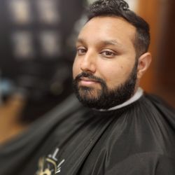All In Luxe Cuts - Comb-over taper