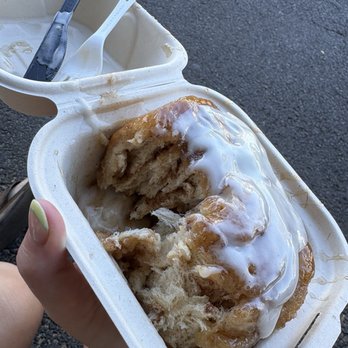 Cinnamon Roll Place - Classic Cinnamon roll - Bakeries Near Me - Kihei, Hawaii