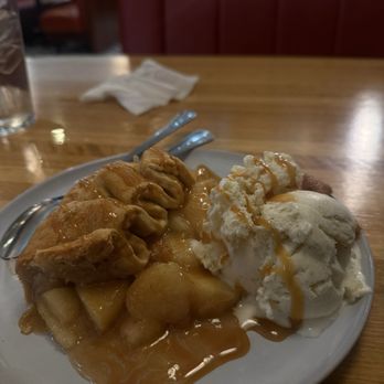 Silver Diner - Apple Pie - Diners Near Me - Springfield, Virginia Silver Diner - Apple Pie - Diners Near Me - Springfield, Virginia