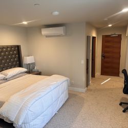 Lakeview Boutique Hotel - Kingsize bedroom .